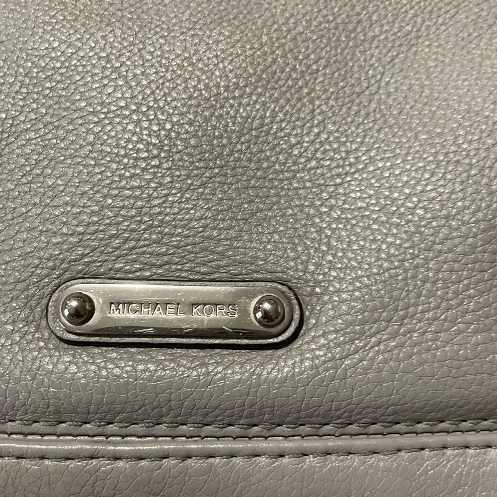 Michael Kors Pebbled Leather Hobo Shoulder Bag Light Gray Large Slouchy Purse - Picture 7 of 10